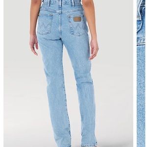 WOMEN'S WRANGLER® COWBOY CUT® SLIM FIT JEAN IN ANTIQUE WASH size 7/32